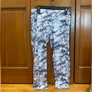 Calvin Klein performance wicks, leggings with pockets